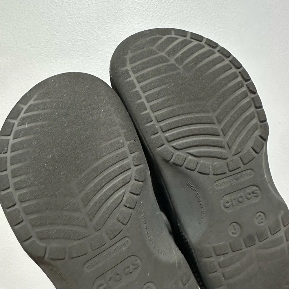 CROCS Classic Black Size J 2